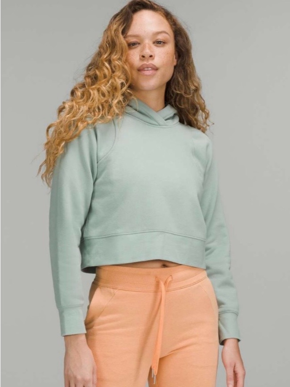 Lululemon loungeful cropped hoodie size medium/large